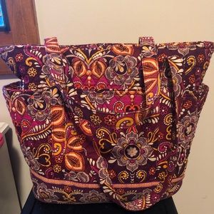 Vera Bradley zippered tote
